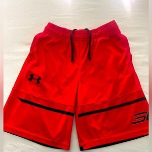 Under Armour Big Boys Red shorts Size Large
